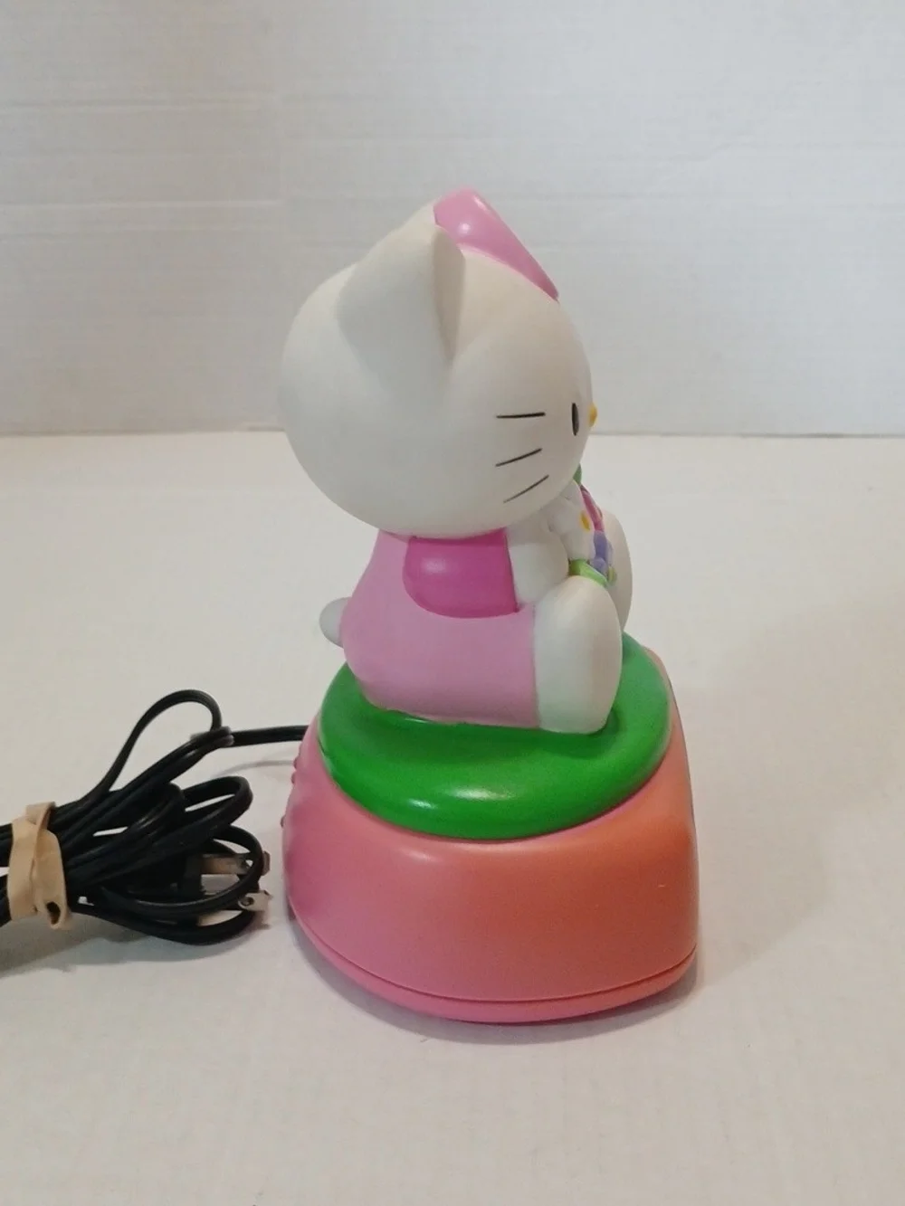 VTG Saniro Y2K Hello Kitty Pink Bow Flower ALARM Clock NIGHT LIGHT(NEEDS BULB)